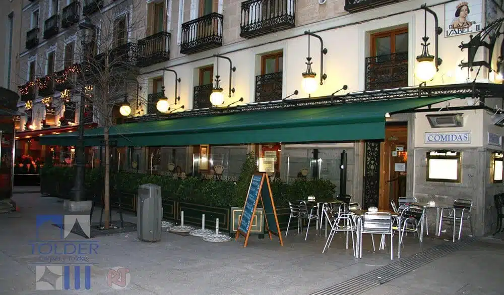 Toldo de 14 metros en Opera p Toldo de 14 metros para la Taberna Real de Plaza Isabel II de Madrid