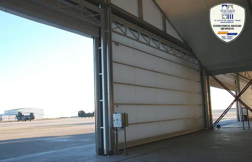 Hangar 05 s Hangar militar 3