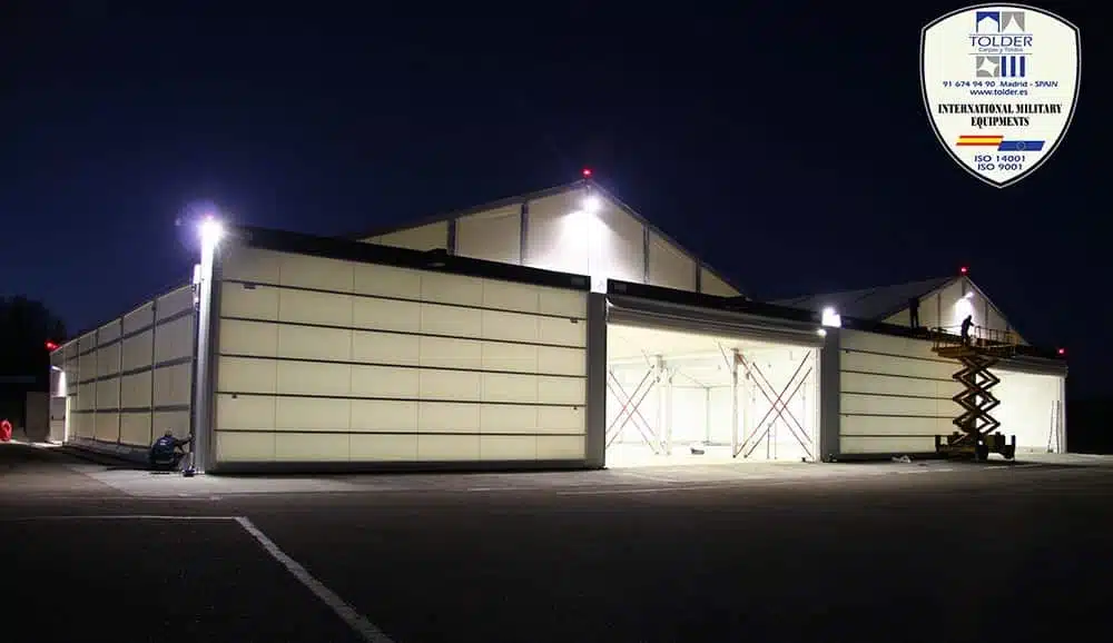 Hangar 10 s Hangar militar 5