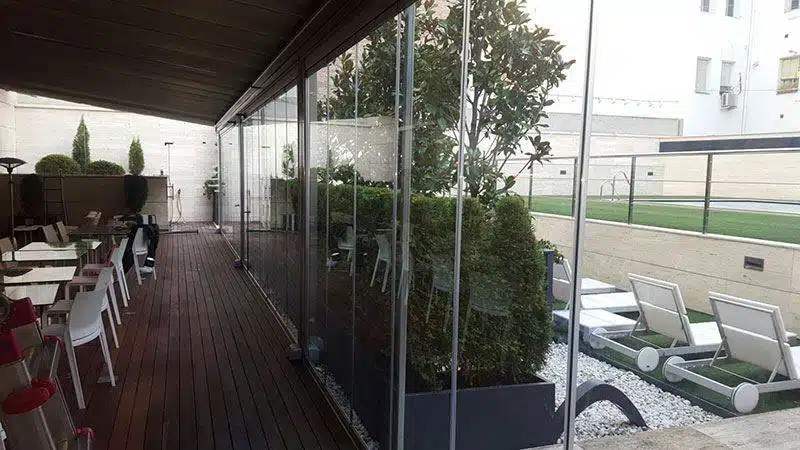 Cerramientos de cristal para profesionales - Tolder
