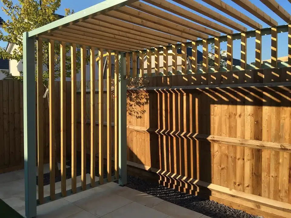 Materiales adecuados para cubrir tu pérgola