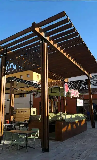 CC Plaza Mayor pérgola entrada 3, Tolder